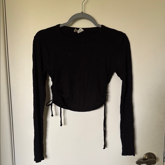 Black Long Sleeve Ruched Top - Picture 1 of 4